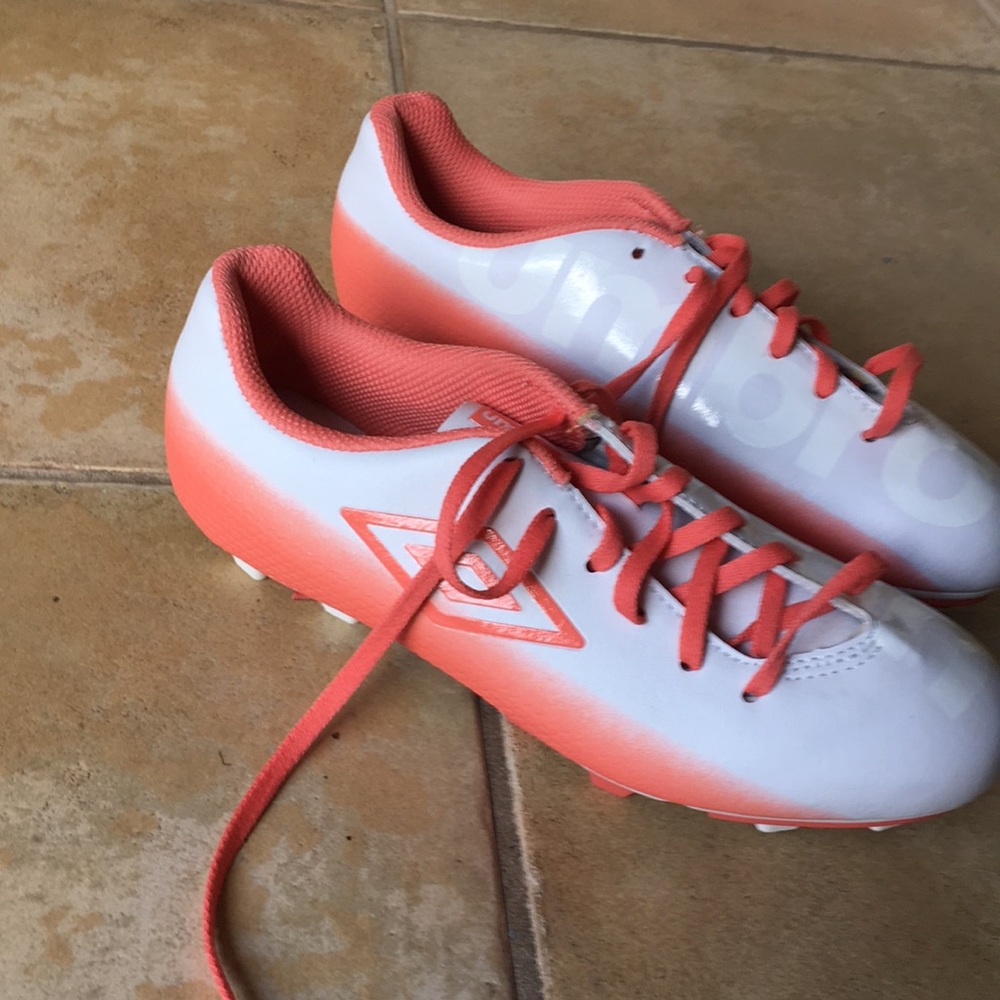 Umbro NEVER WORN cleats!!!!
